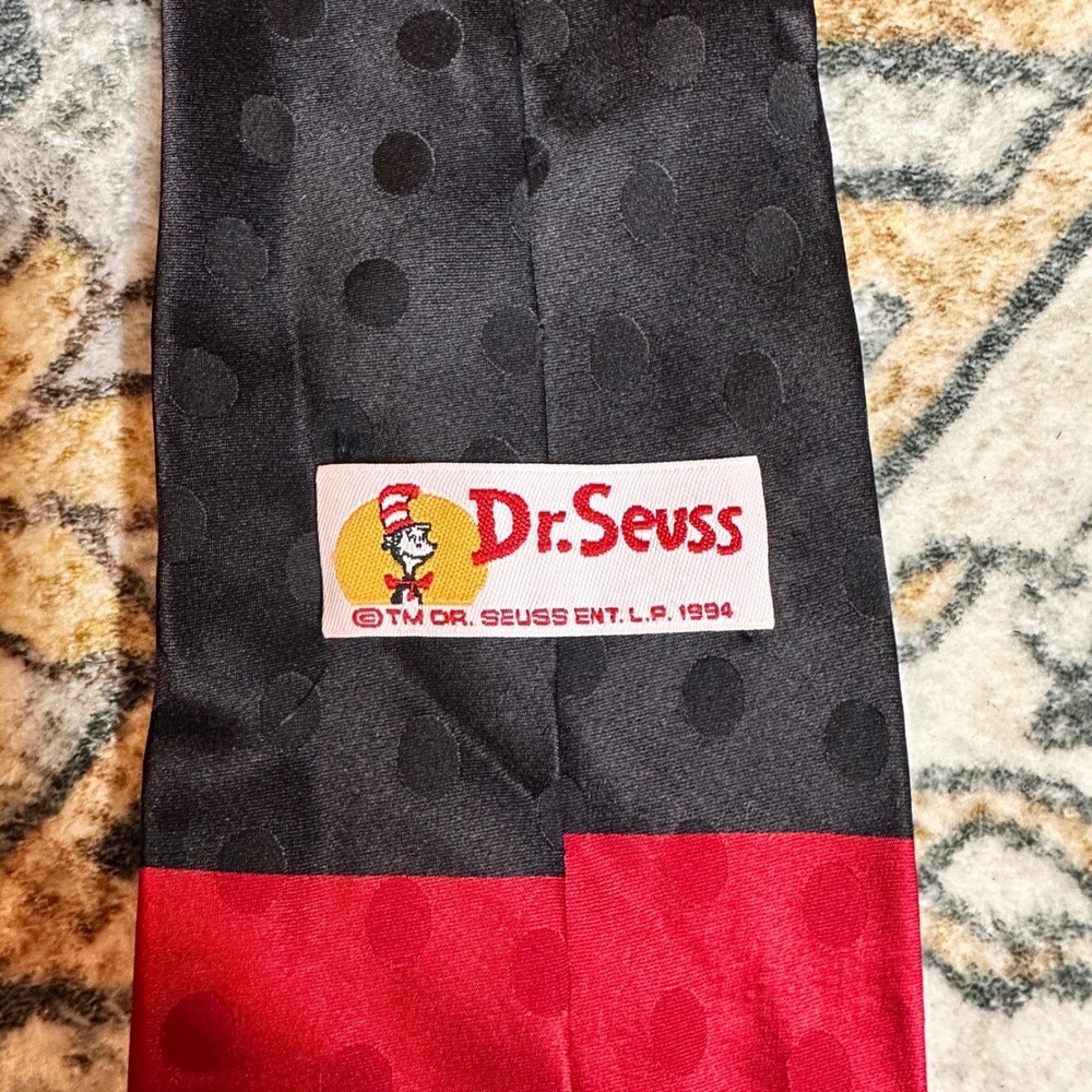 Vtg‎ 96 Dr. Seuss "I'll Run the Zoo"Valentine Heart Character Silk Tie Red Black - Picture 6 of 6